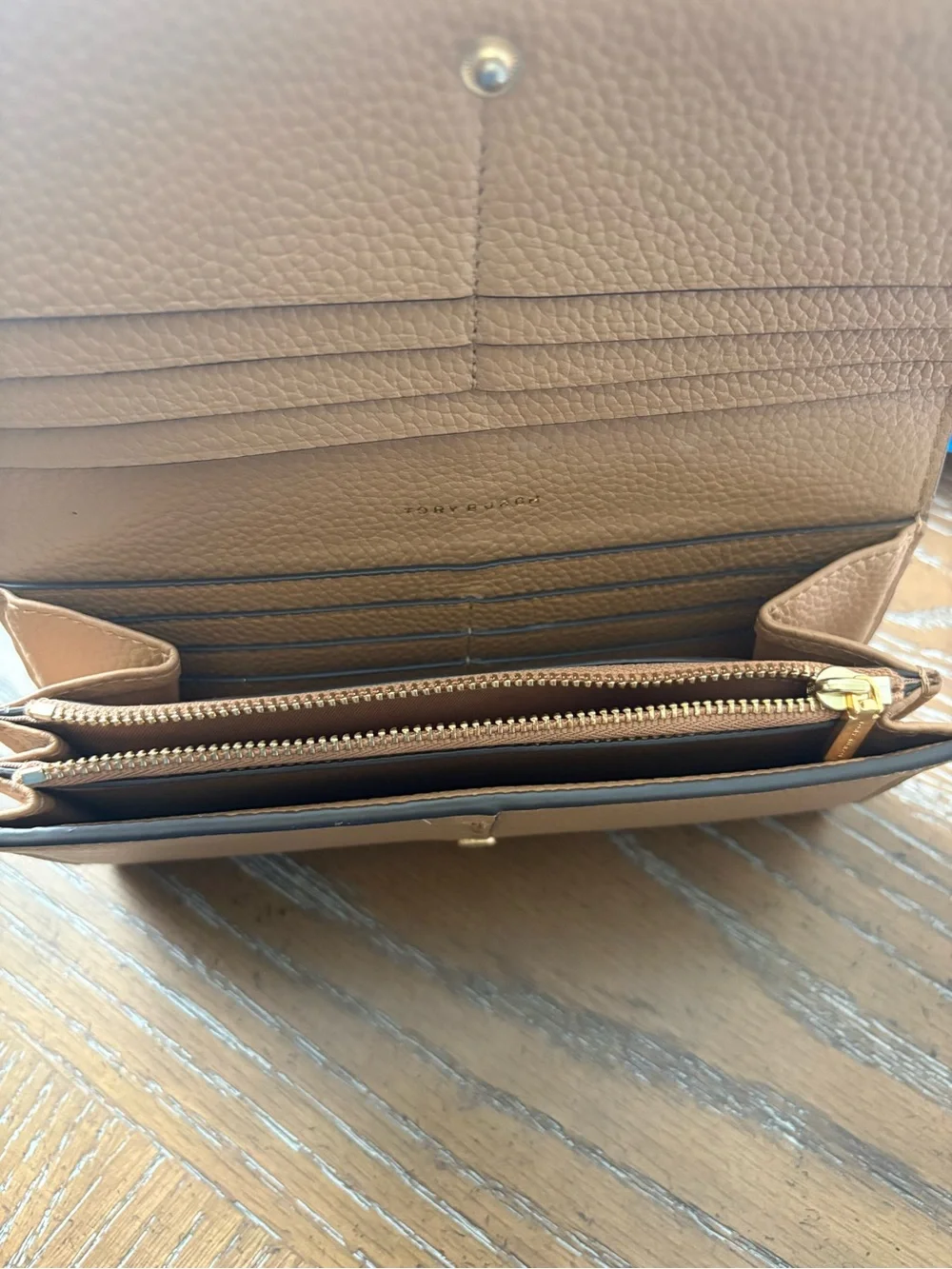 Tory Burch Beige/Tan Leather Continental Wallet